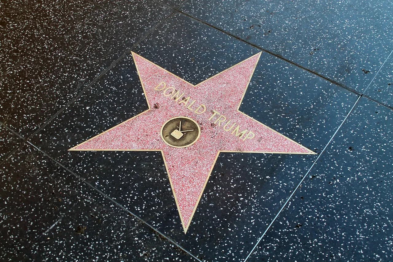 A blank star on the Hollywood Walk of Fame